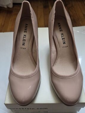 Anne Klein Castana Pump Flex Shoe Size 8M